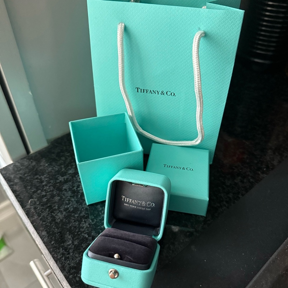 NEW Tiffany ring box with blue box (comes with everything pictured)